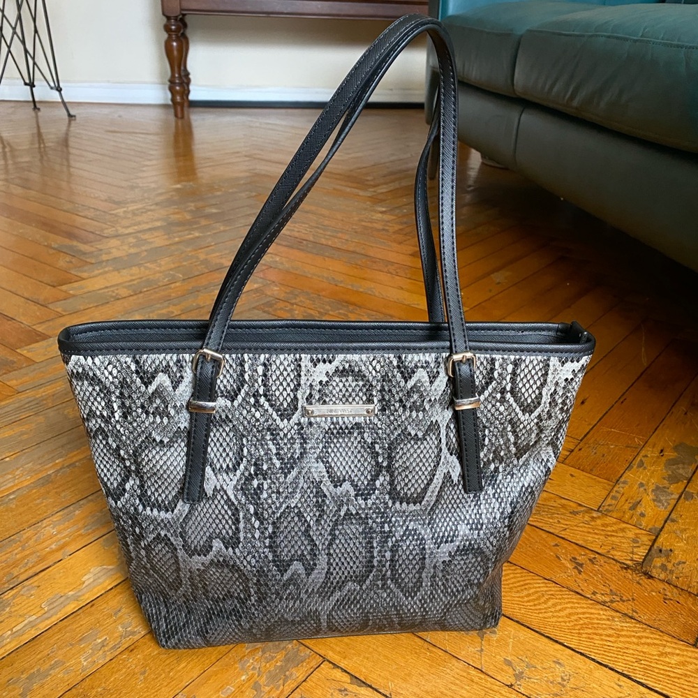 Nine West Python Print Grey/Black/White Faux Leat… - image 1